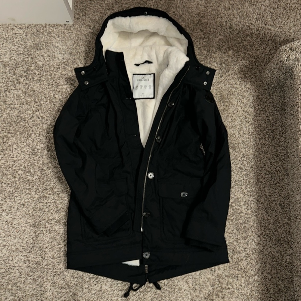 Girls hollister winter jacket size medium